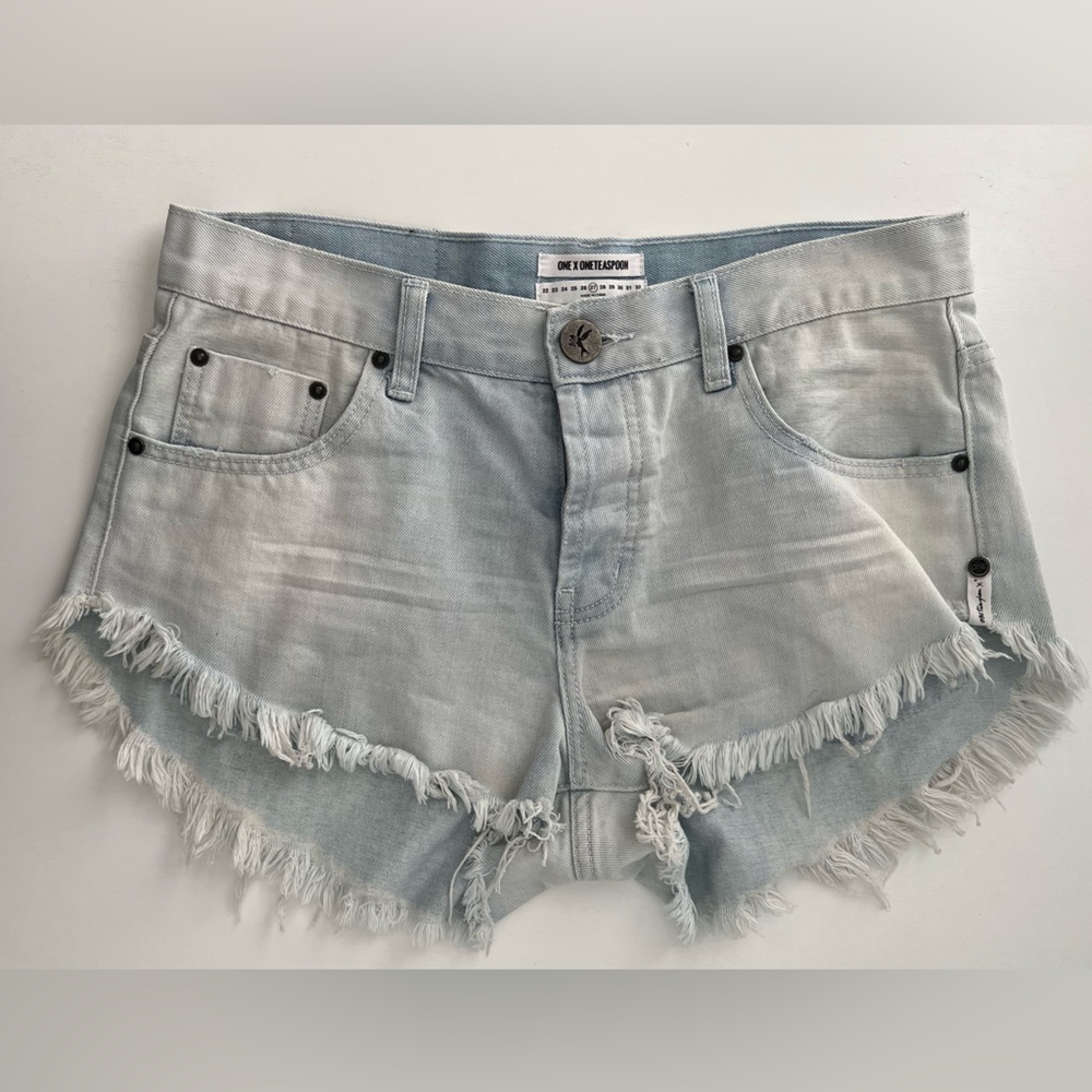 One Teaspoon Light Denim Short 🦋